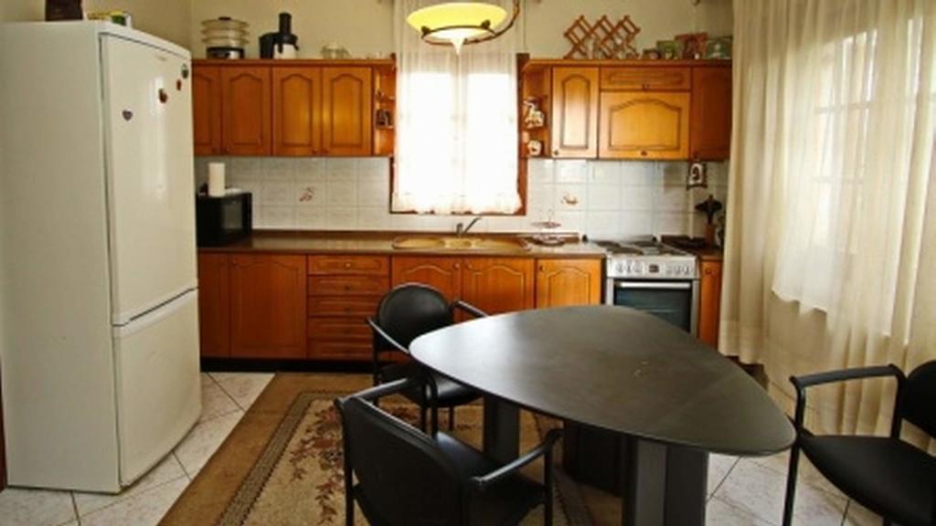 Nea Peramos Large Apartment Near The Beach Bagian luar foto