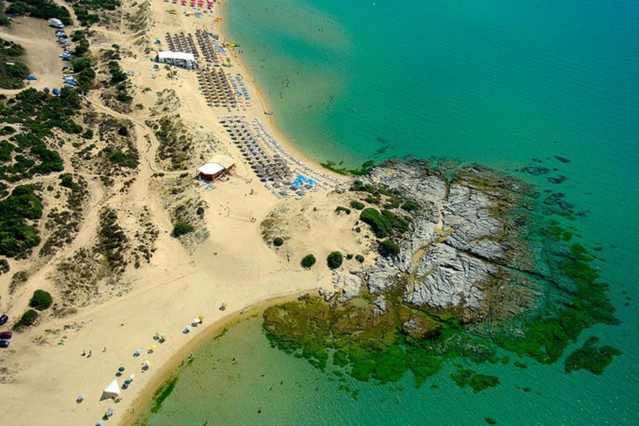 Nea Peramos Large Apartment Near The Beach Bagian luar foto