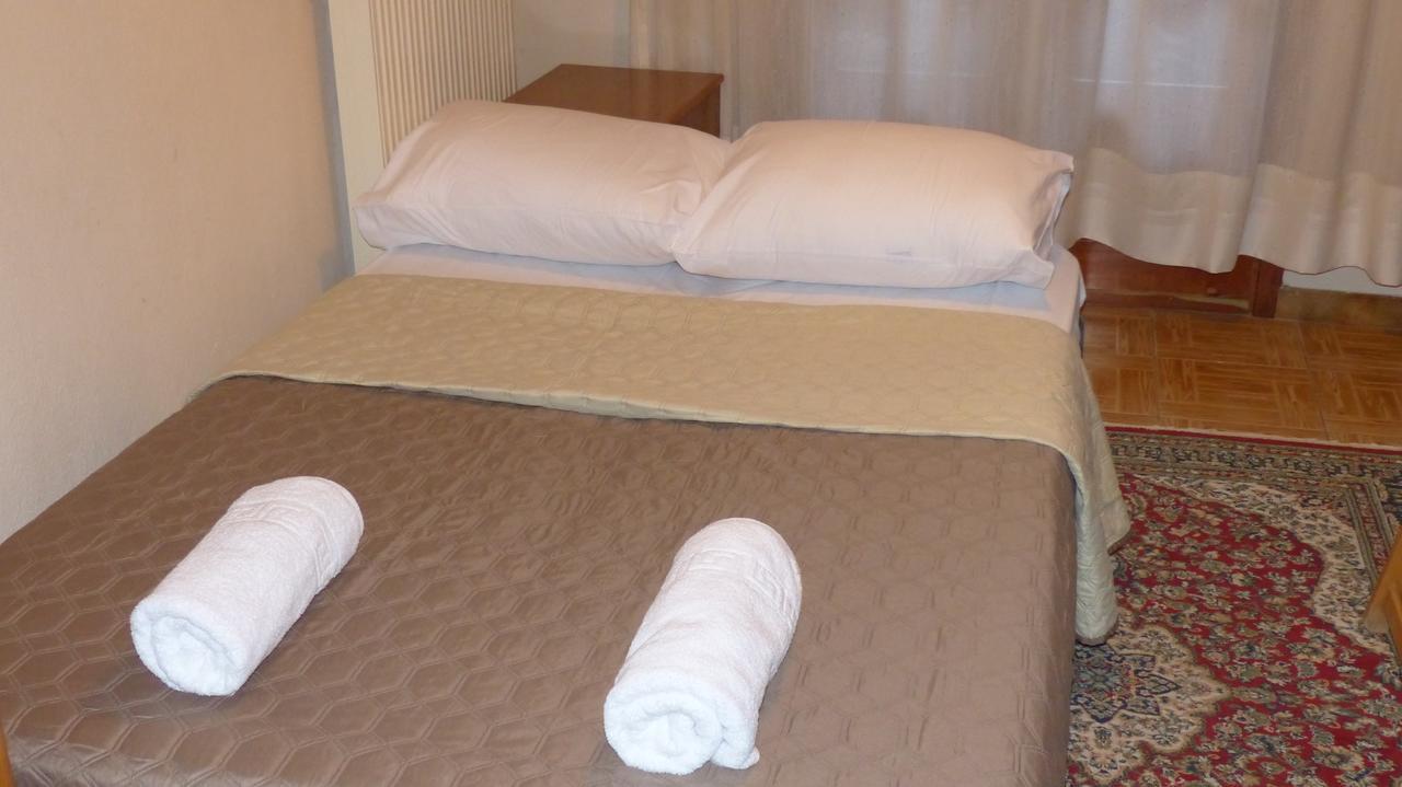 Nea Peramos Large Apartment Near The Beach Bagian luar foto